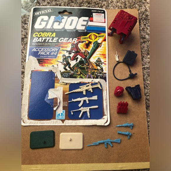 GI Joe Cobra Battle Gear Accessory Kit #4 / 1985 / 17 of 18 pcs + cardback - Picture 1 of 10